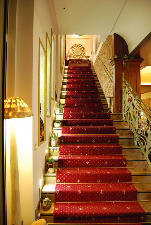 2 Kitarrat Boutique Hotel & Spa ドゥラス エクステリア 写真