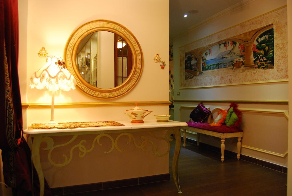 2 Kitarrat Boutique Hotel & Spa ドゥラス エクステリア 写真