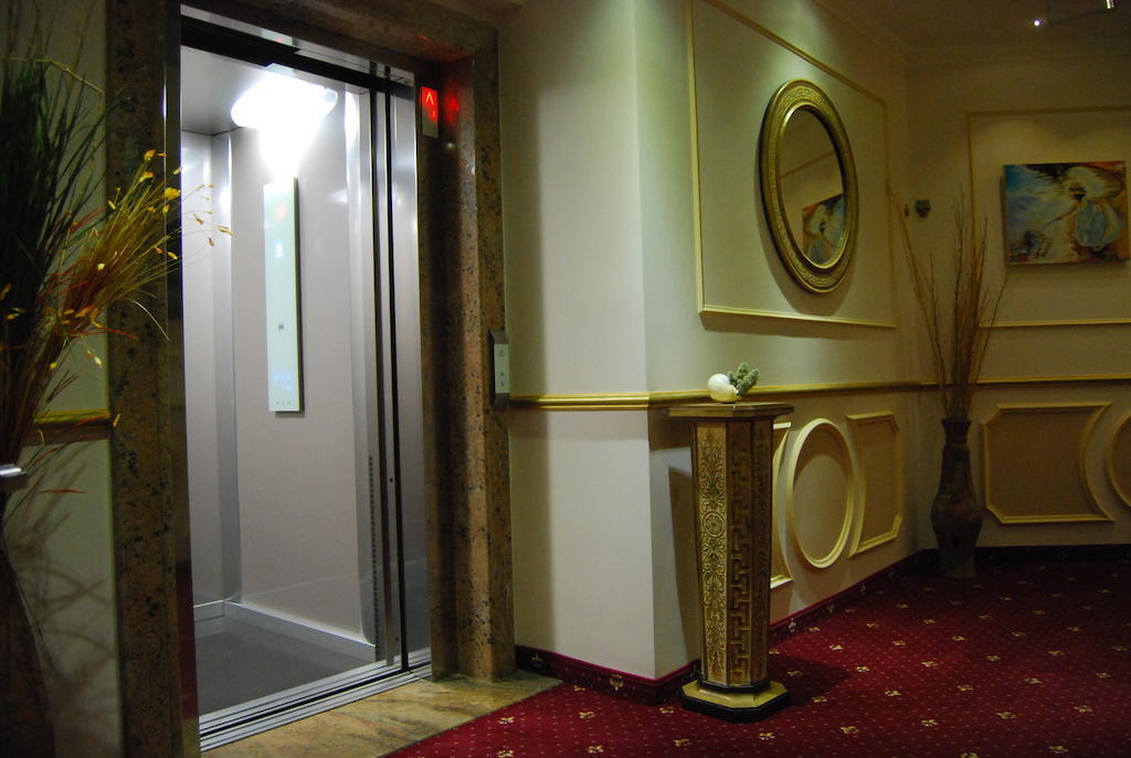2 Kitarrat Boutique Hotel & Spa ドゥラス エクステリア 写真