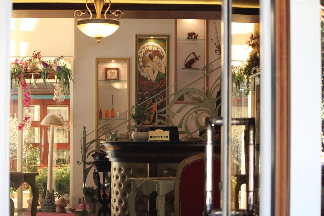 2 Kitarrat Boutique Hotel & Spa ドゥラス エクステリア 写真