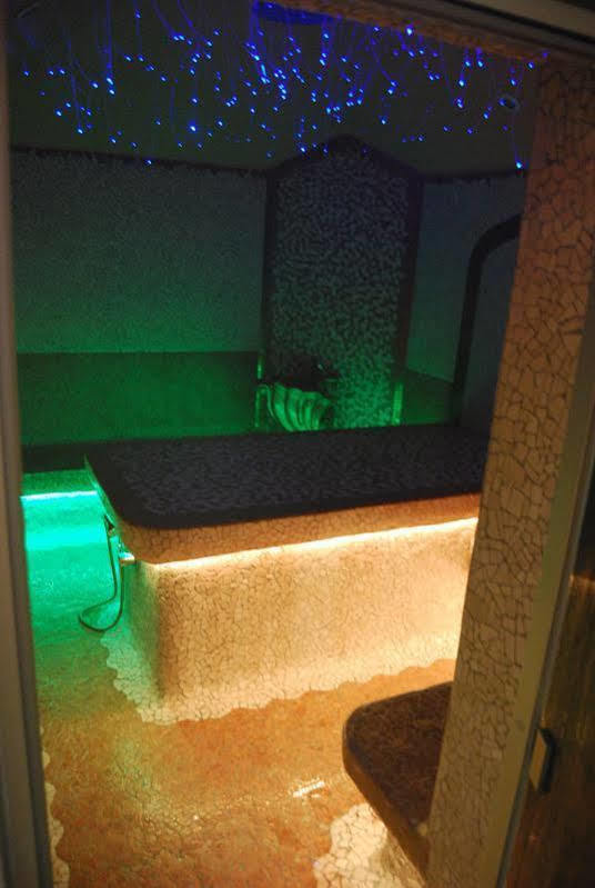 2 Kitarrat Boutique Hotel & Spa ドゥラス エクステリア 写真