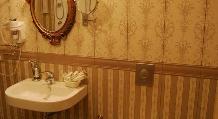 2 Kitarrat Boutique Hotel & Spa ドゥラス エクステリア 写真