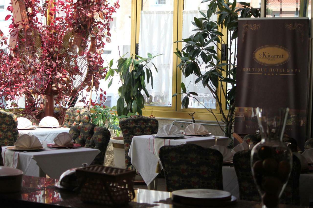 2 Kitarrat Boutique Hotel & Spa ドゥラス エクステリア 写真