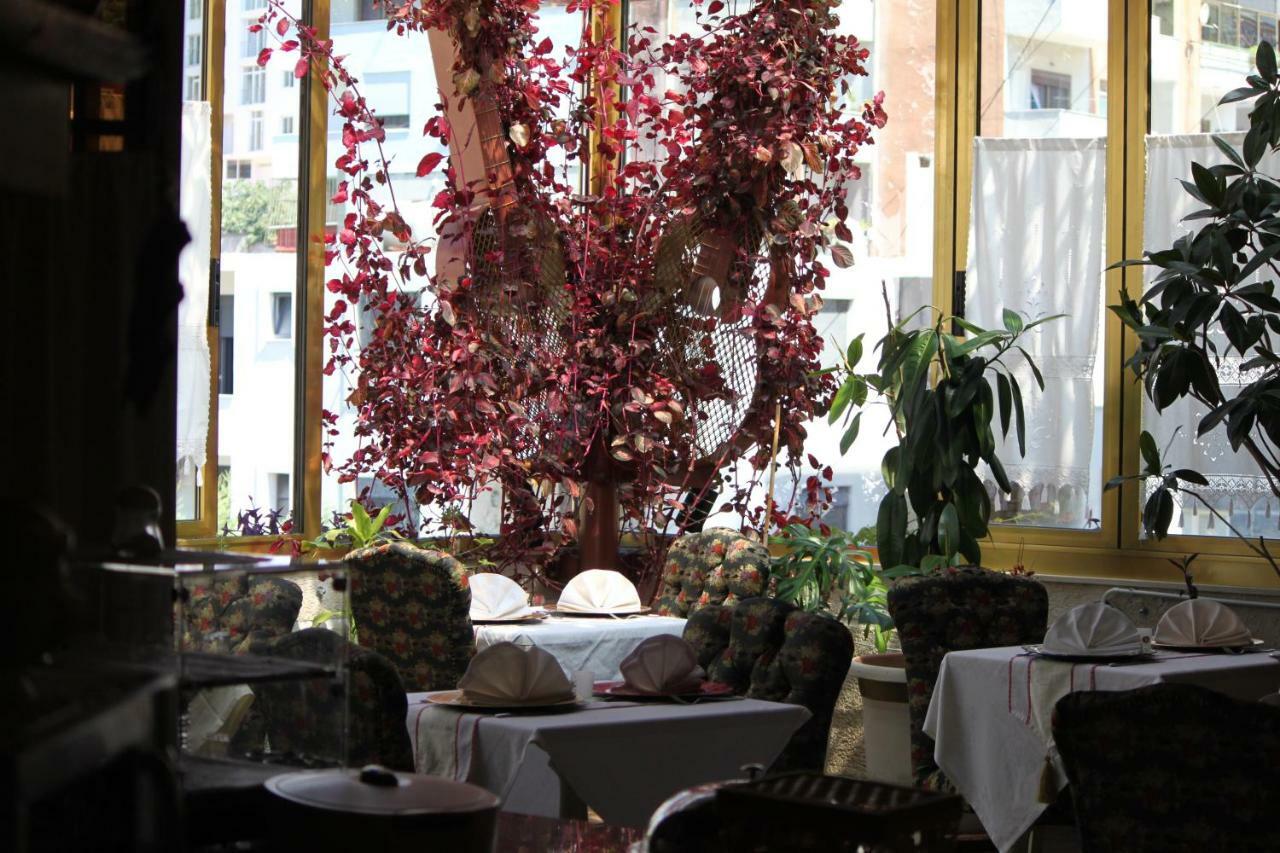 2 Kitarrat Boutique Hotel & Spa ドゥラス エクステリア 写真